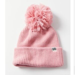 NWT UO Ribbed Pompom Beanie